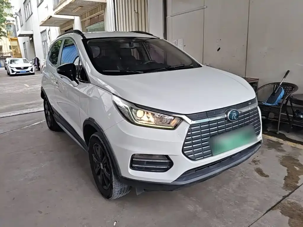 BYD Yuan New Energy EV360 Smart Connect Premium Edition 2019 — фото 4