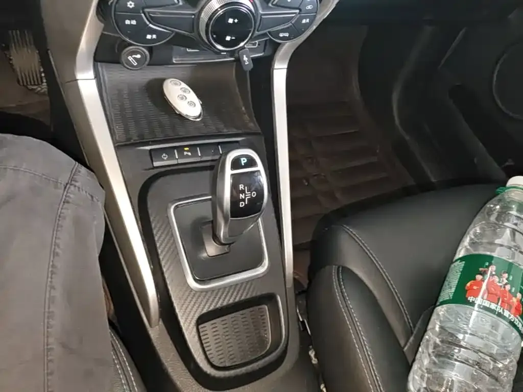 BYD Yuan New Energy EV360 Smart Connect Premium Edition 2019 — фото 14