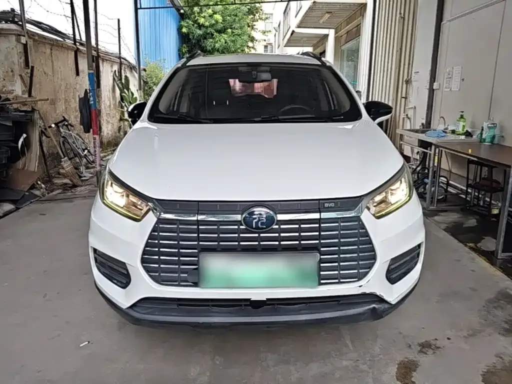 BYD Yuan New Energy EV360 Smart Connect Premium Edition 2019 — фото 3