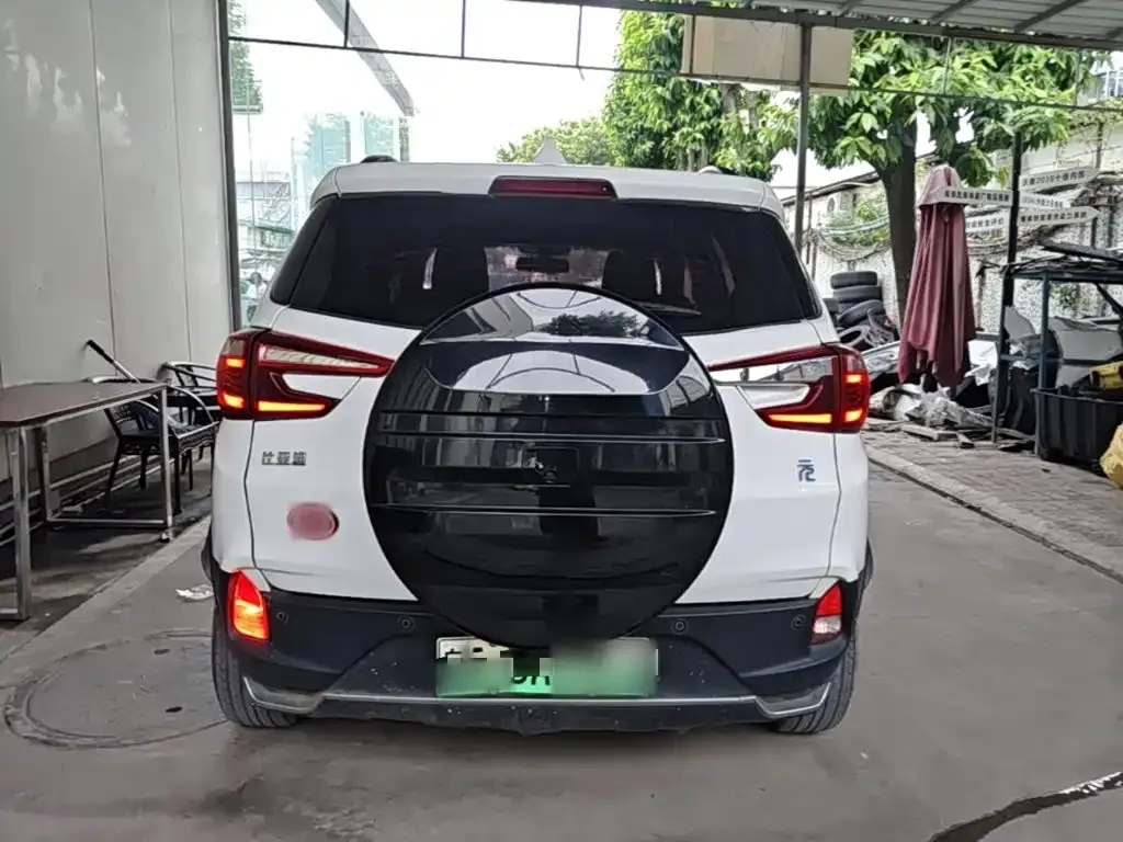 BYD Yuan New Energy EV360 Smart Connect Premium Edition 2019 — фото 6