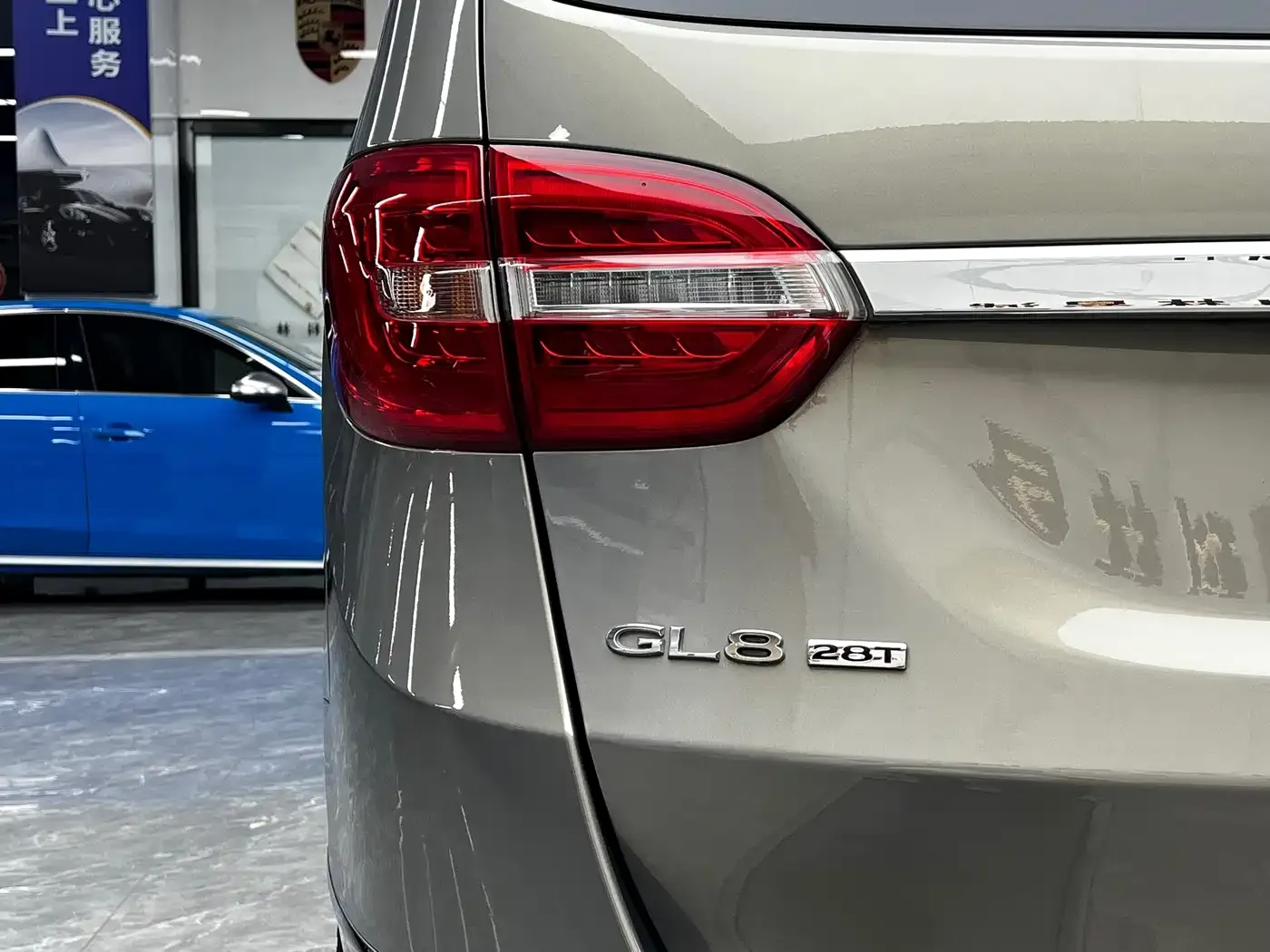 Buick GL8 28T Luxury Model China VI 2019 — фото 10