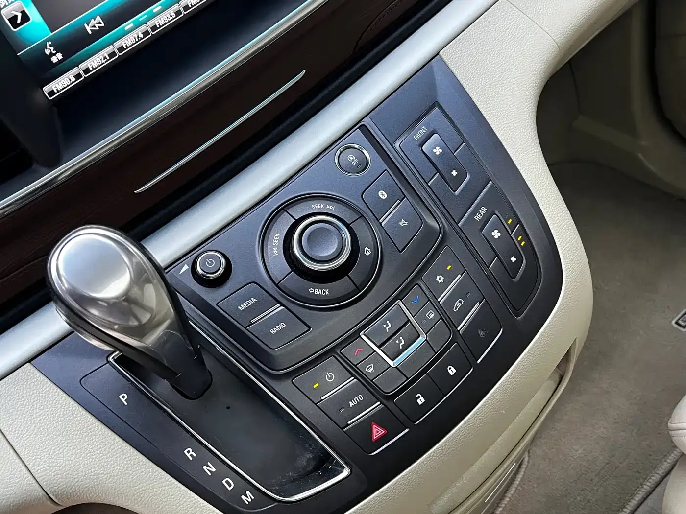 Buick GL8 28T Luxury Model China VI 2019 — фото 15