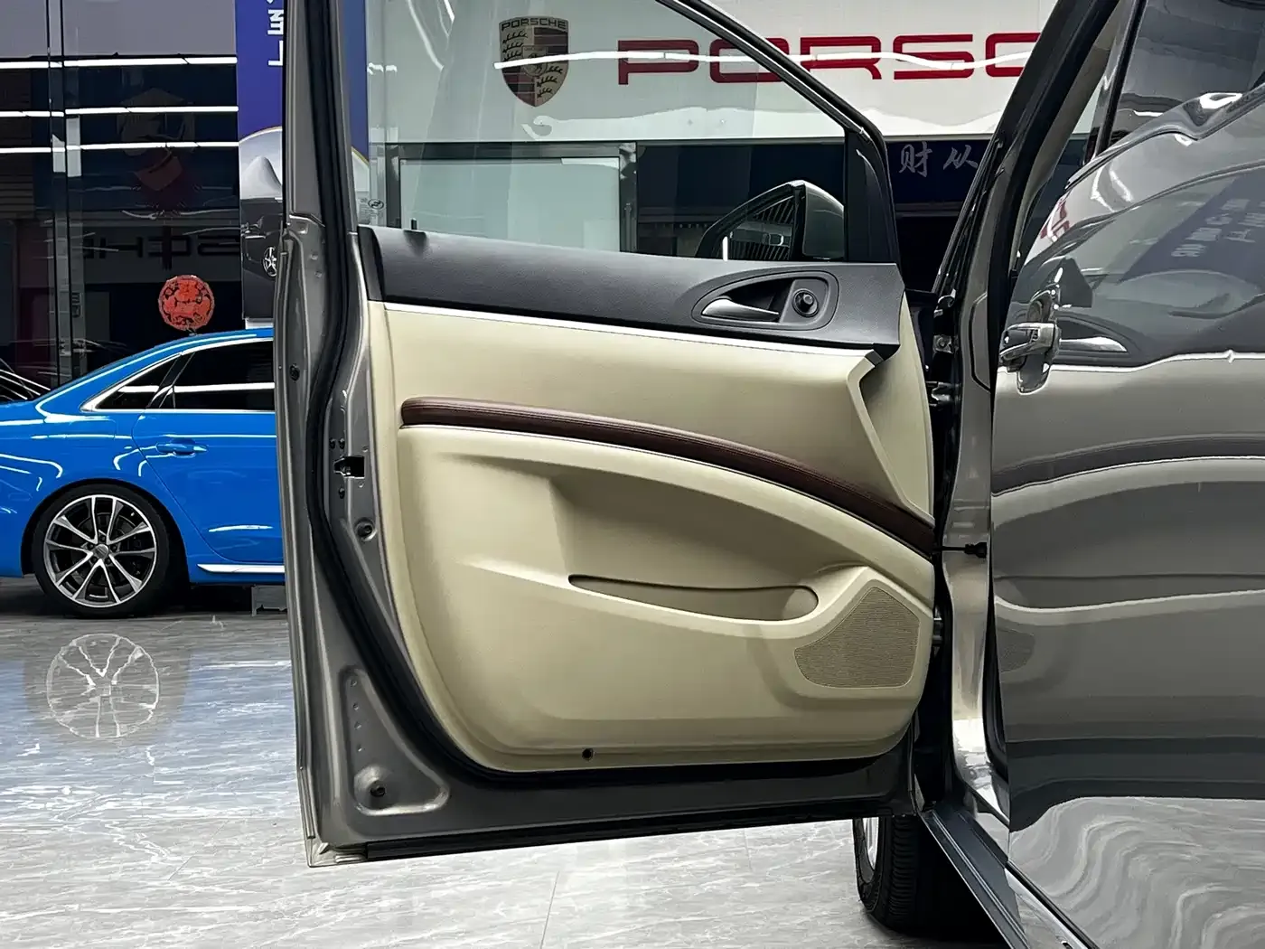 Buick GL8 28T Luxury Model China VI 2019 — фото 11