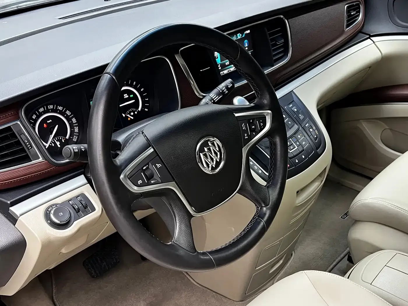 Buick GL8 28T Luxury Model China VI 2019 — фото 14