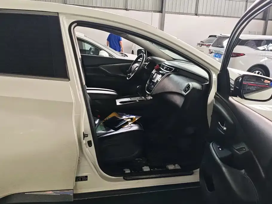 Nissan Murano 2.5L XE 2WD Elite Edition 2023 — фото 8