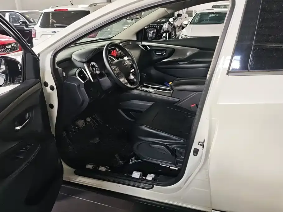 Nissan Murano 2.5L XE 2WD Elite Edition 2023 — фото 9