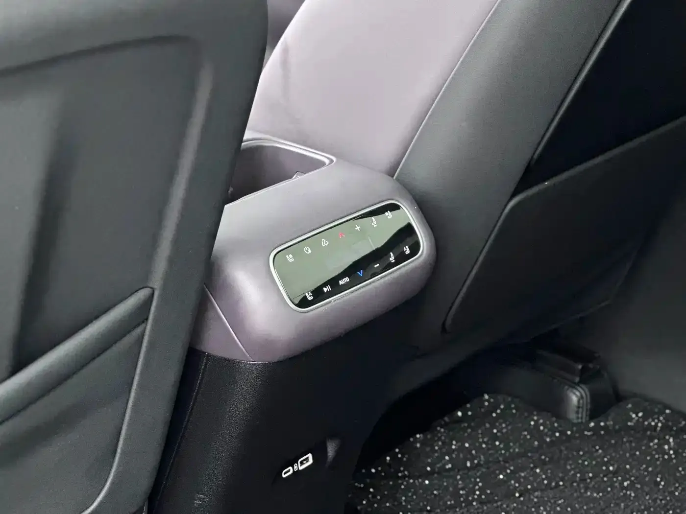 Leapmotor C16 Extended Range 200 Smart Edition 2024 — фото 14