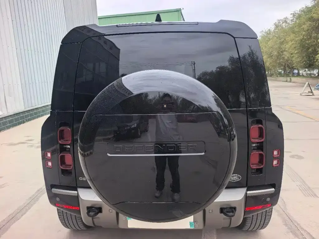 Land Rover Defender 110 3.0T P400 X 2025 — фото 8