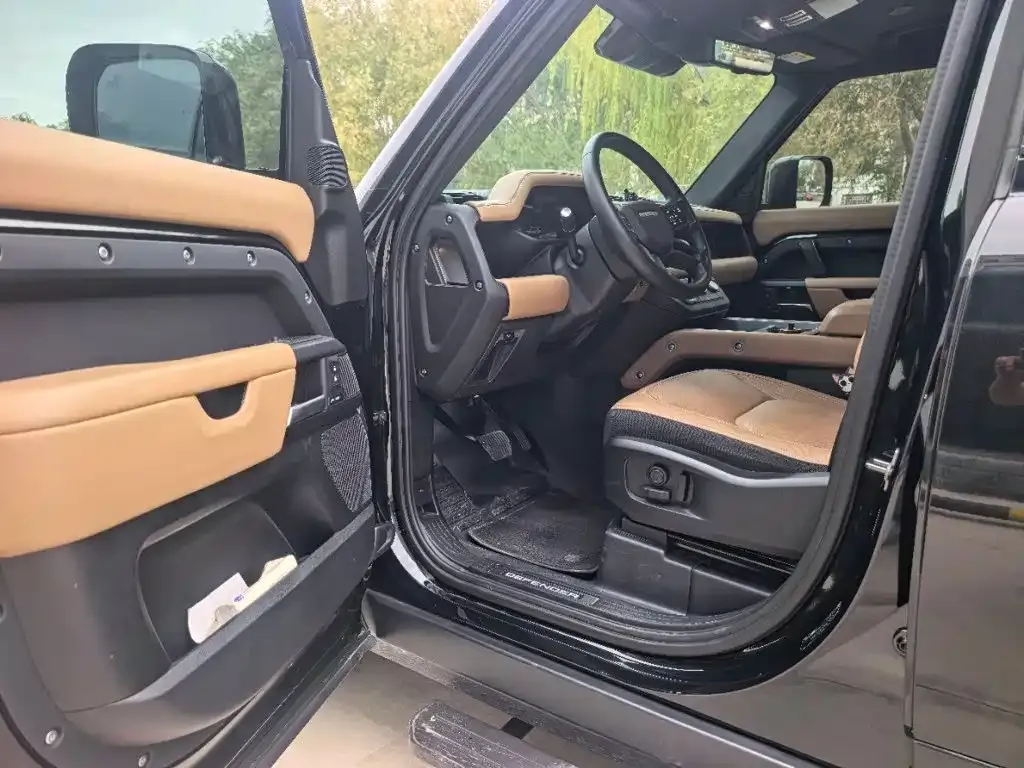 Land Rover Defender 110 3.0T P400 X 2025 — фото 4