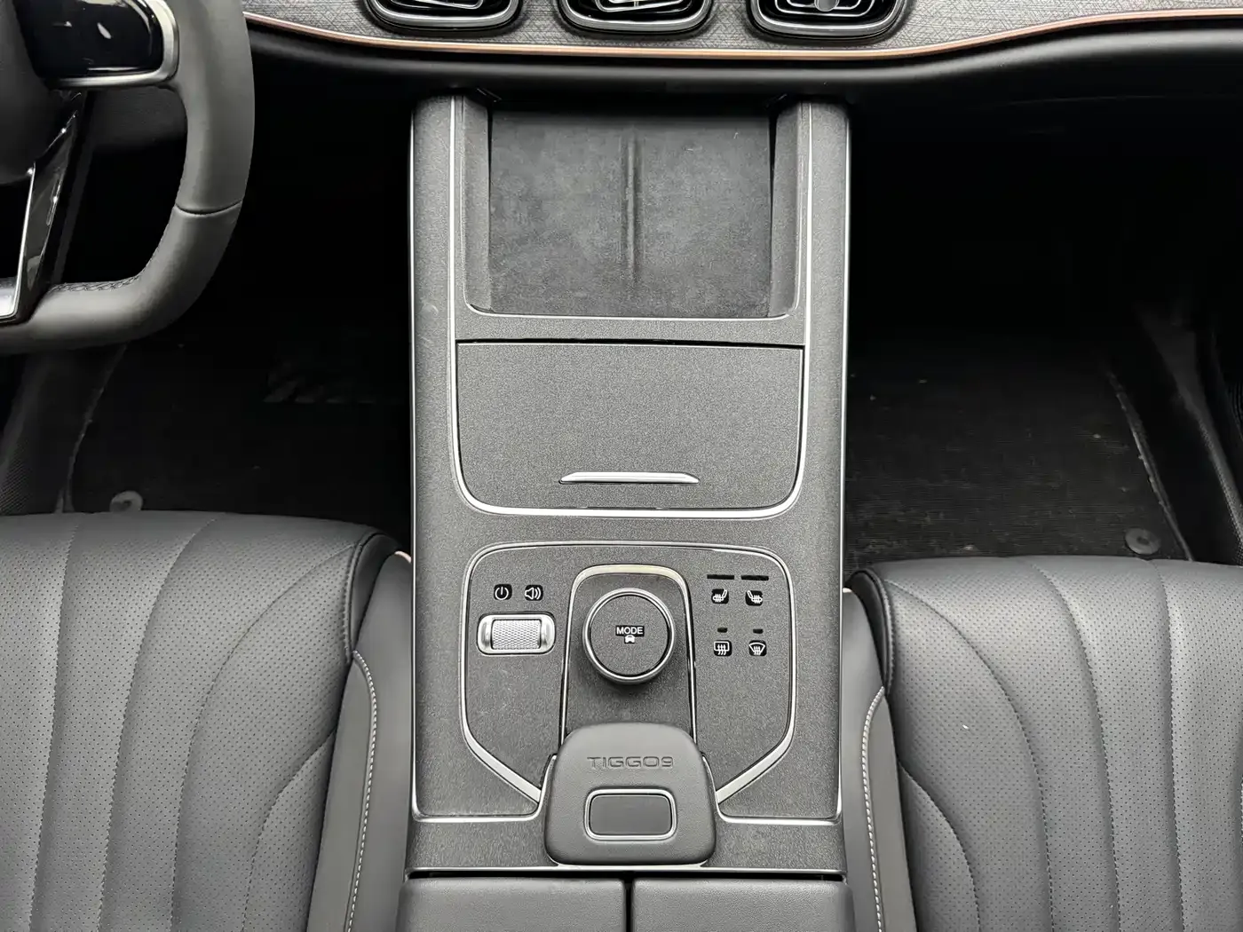 Chery Tiggo 9 2.0T DCT 2WD Leading Edition 5-seater 2023 — фото 9