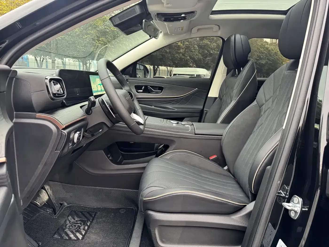 Chery Tiggo 9 2.0T DCT 2WD Leading Edition 5-seater 2023 — фото 4