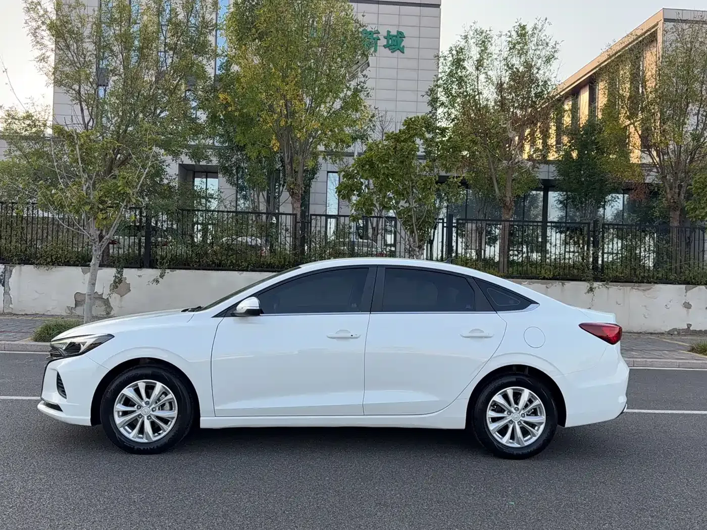 Changan Eado Model PLUS 1.6L GDI Manual Elite 2022 — фото 7