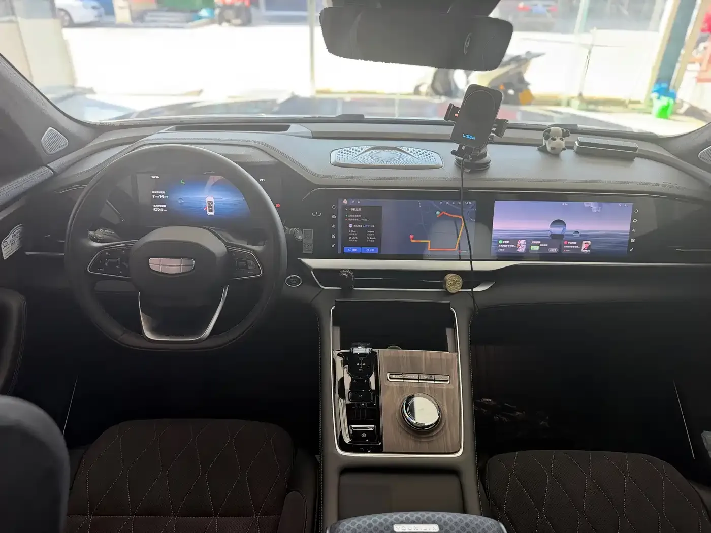 Geely Xingyue L Oriental Glory 2.0TD Automatic AWD Moon View Edition 2025 — фото 8