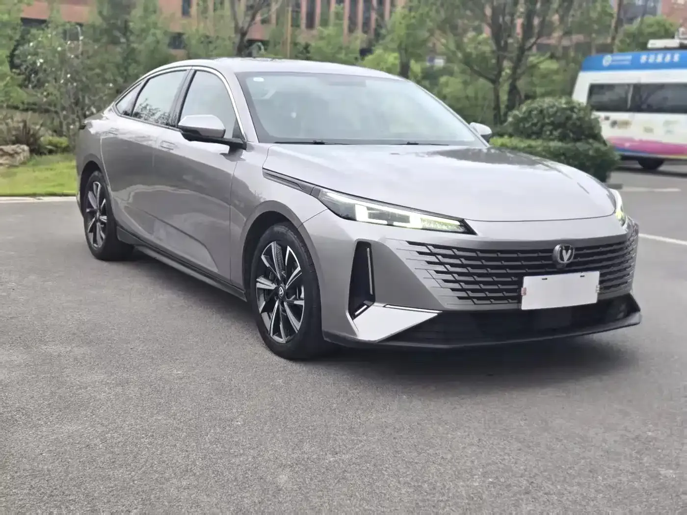 Changan Yida Blue Whale NE 1.5T GDI DCT Pilot 2024 — фото 2
