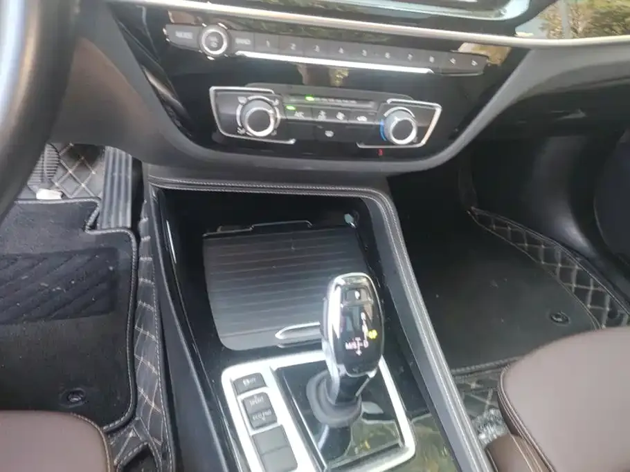 BMW 1 Series 120i M Sport Shadow Edition 2023 — фото 16