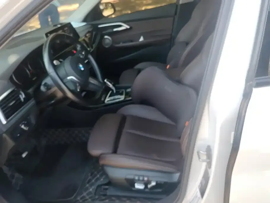 BMW 1 Series 120i M Sport Shadow Edition 2023 — фото 9