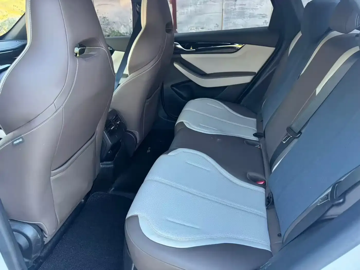 BYD Qin PLUS Glory Edition DM-i 55KM Leading 2024 — фото 13