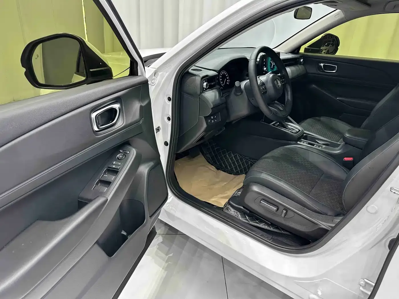 Honda XR-V Facelift 1.5L CVT Fever Edition 2023 — фото 7