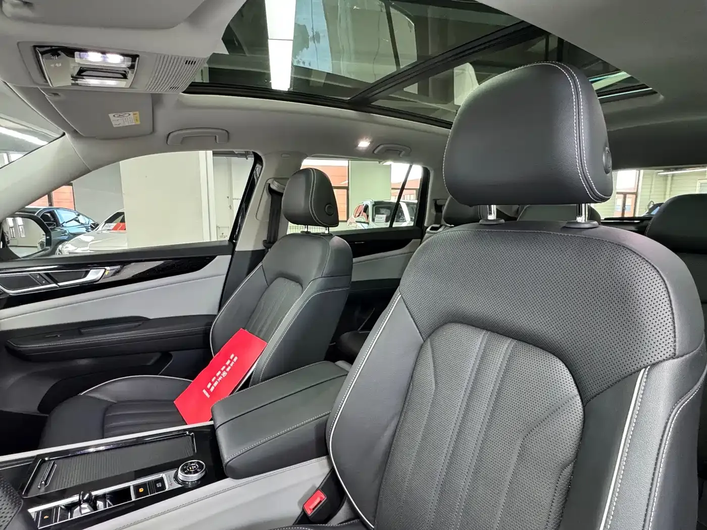 Volkswagen Teramont 380TSI 4WD Premium Luxury Edition 2022 — фото 9