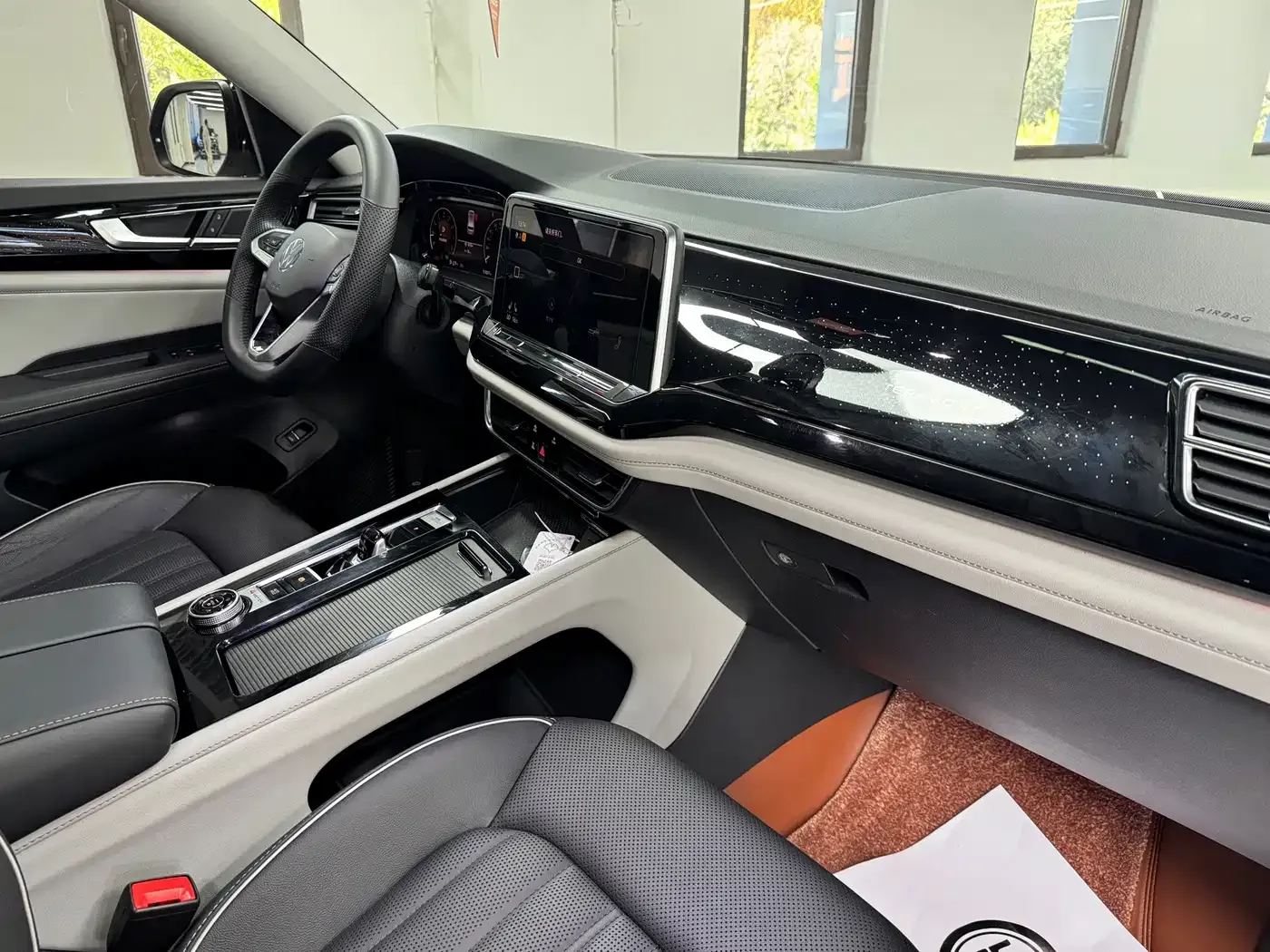 Volkswagen Teramont 380TSI 4WD Premium Luxury Edition 2022 — фото 22