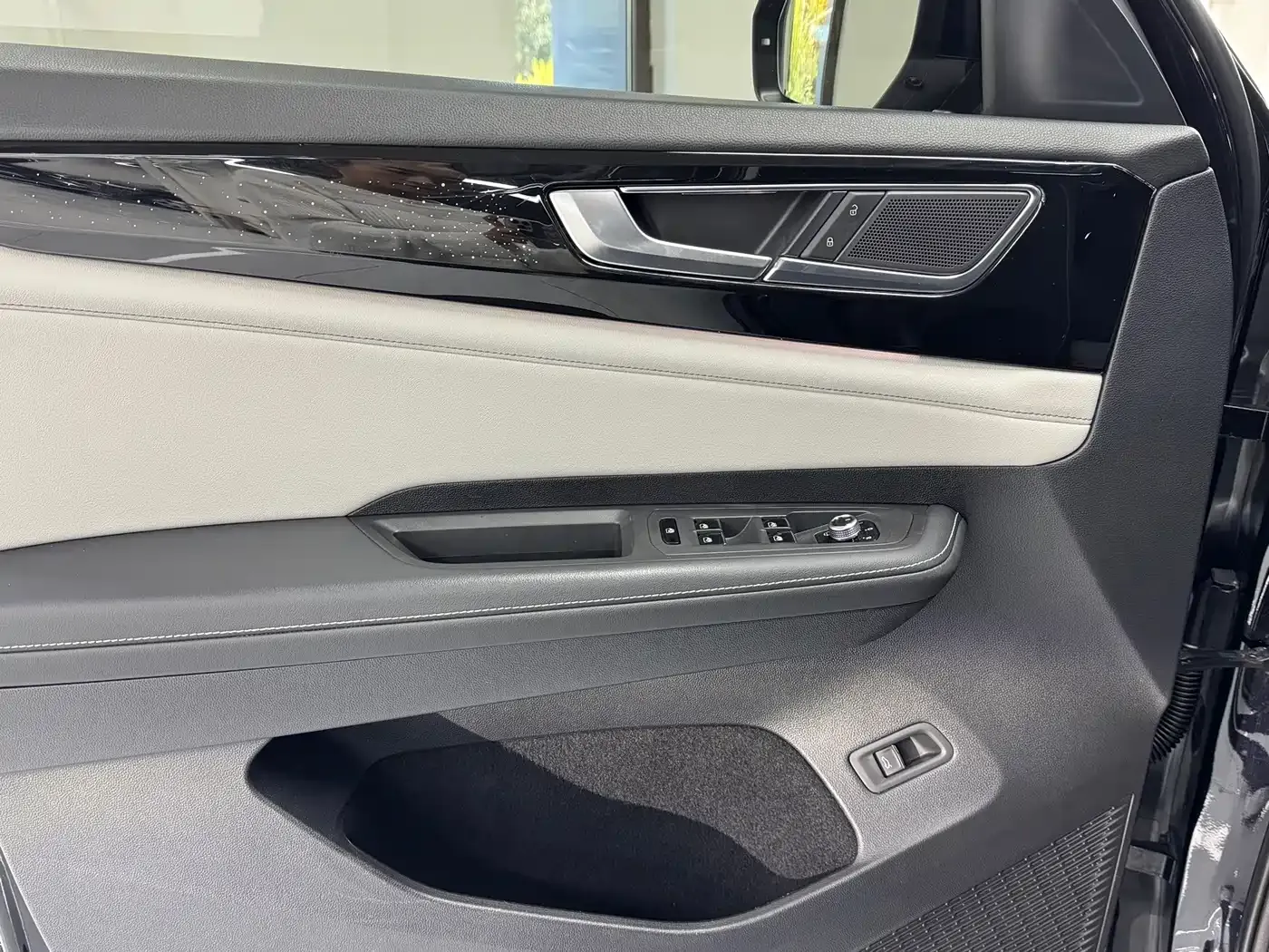 Volkswagen Teramont 380TSI 4WD Premium Luxury Edition 2022 — фото 6