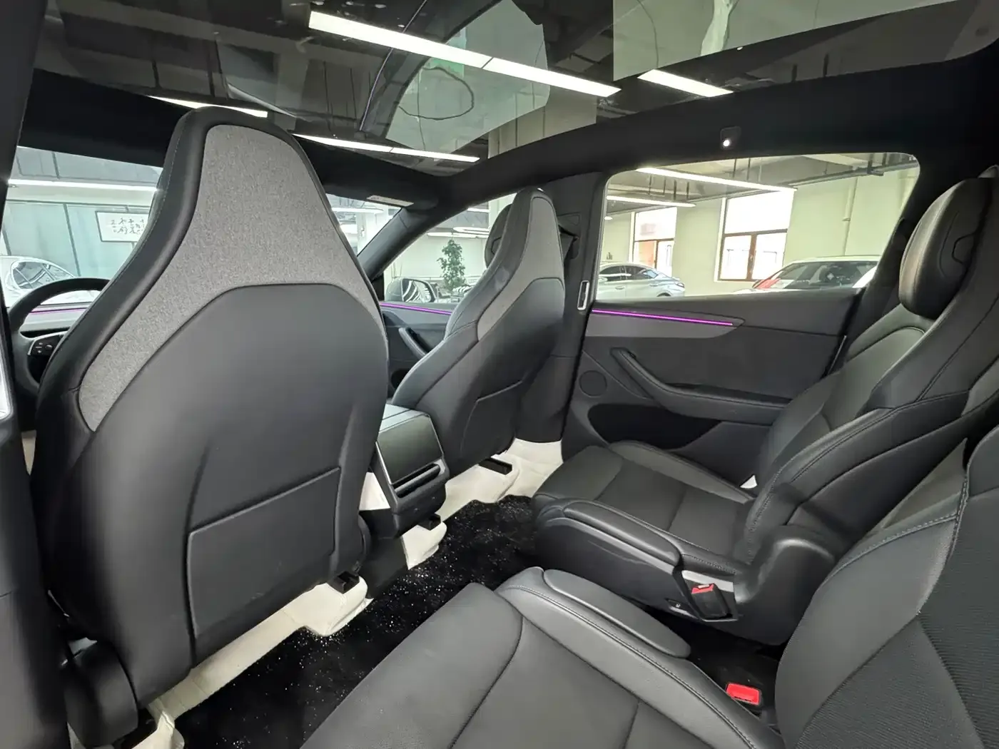 Tesla Model Y L Facelift Long Range AWD 2026 — фото 12