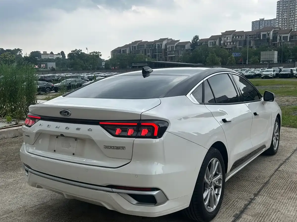 Ford Mondeo Facelift EcoBoost 245 Fashion 2023 — фото 9