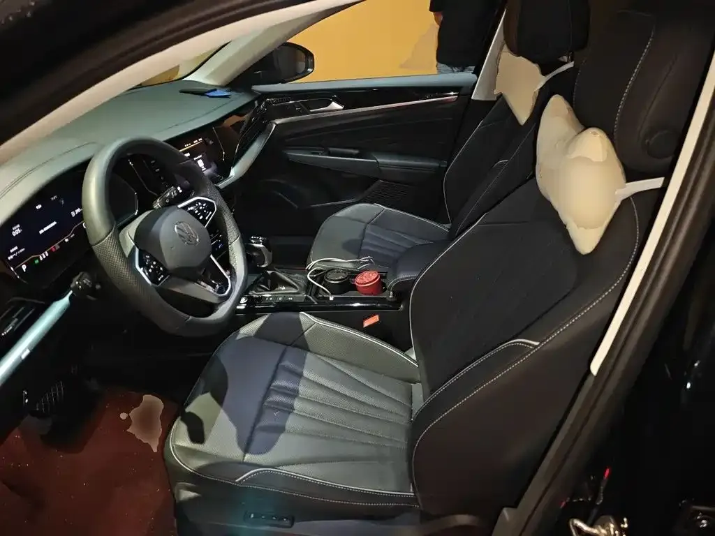 Volkswagen Passat 280TSI Starlight Elite Edition 2024 — фото 11