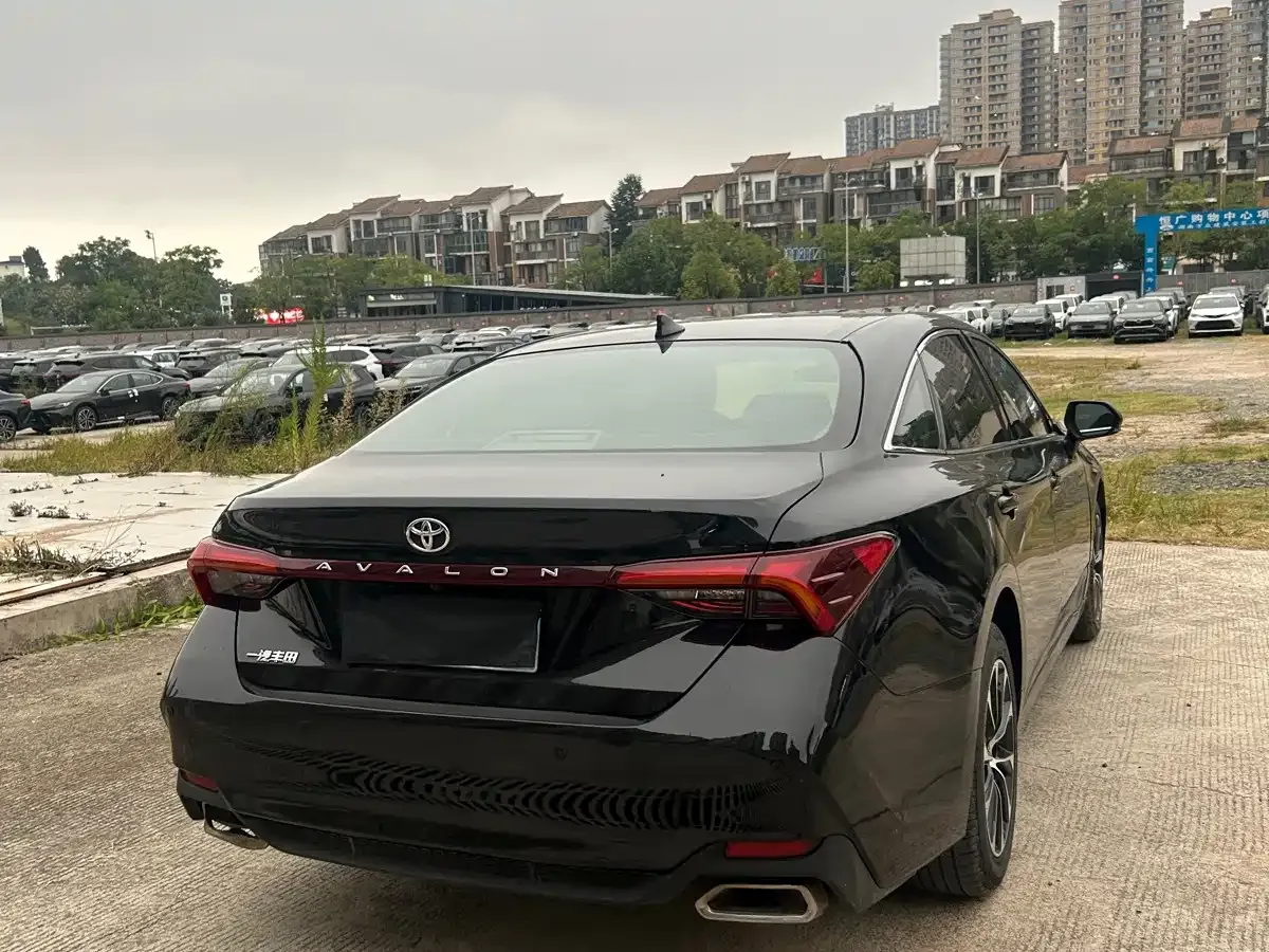 Toyota Avalon 2.0L Progressive Edition 2023 — фото 9