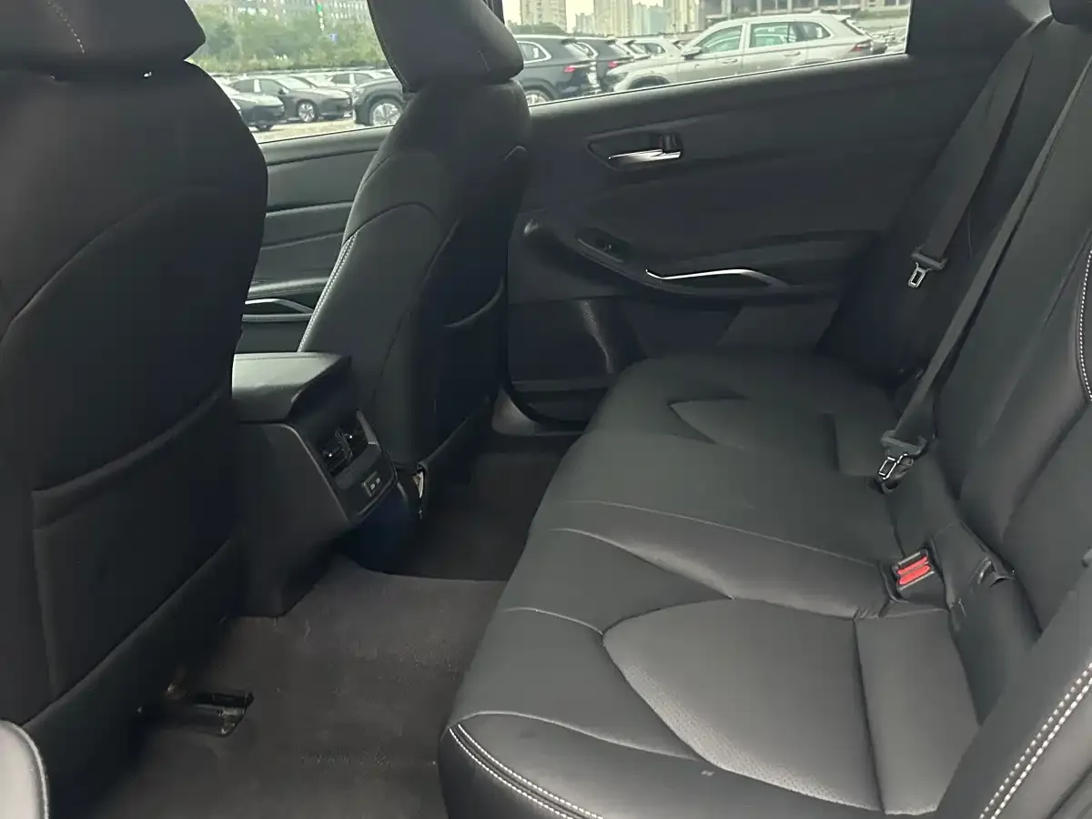Toyota Avalon 2.0L Progressive Edition 2023 — фото 5
