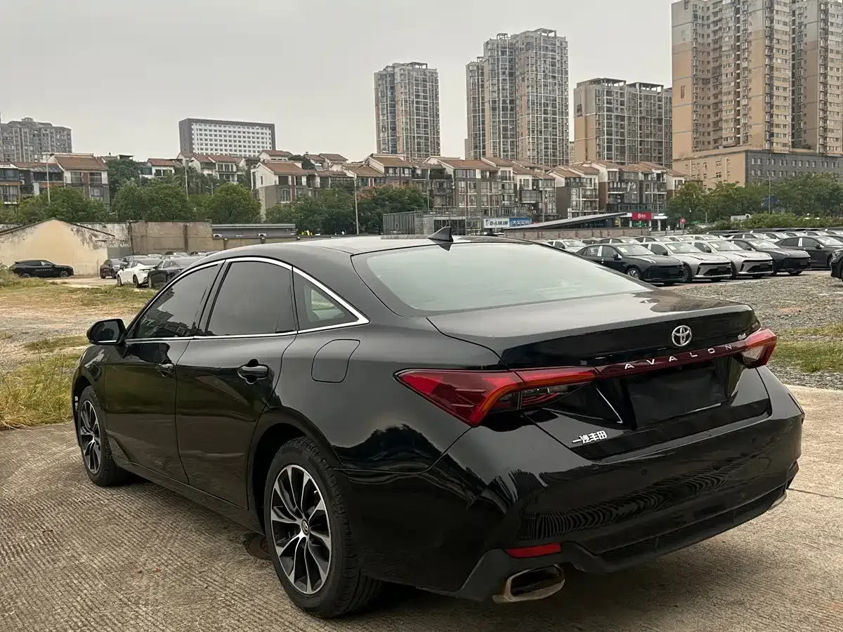 Toyota Avalon 2.0L Progressive Edition 2023 — фото 7