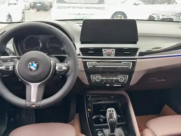 BMW X1 sDrive20Li Fashion 2022 — фото 2