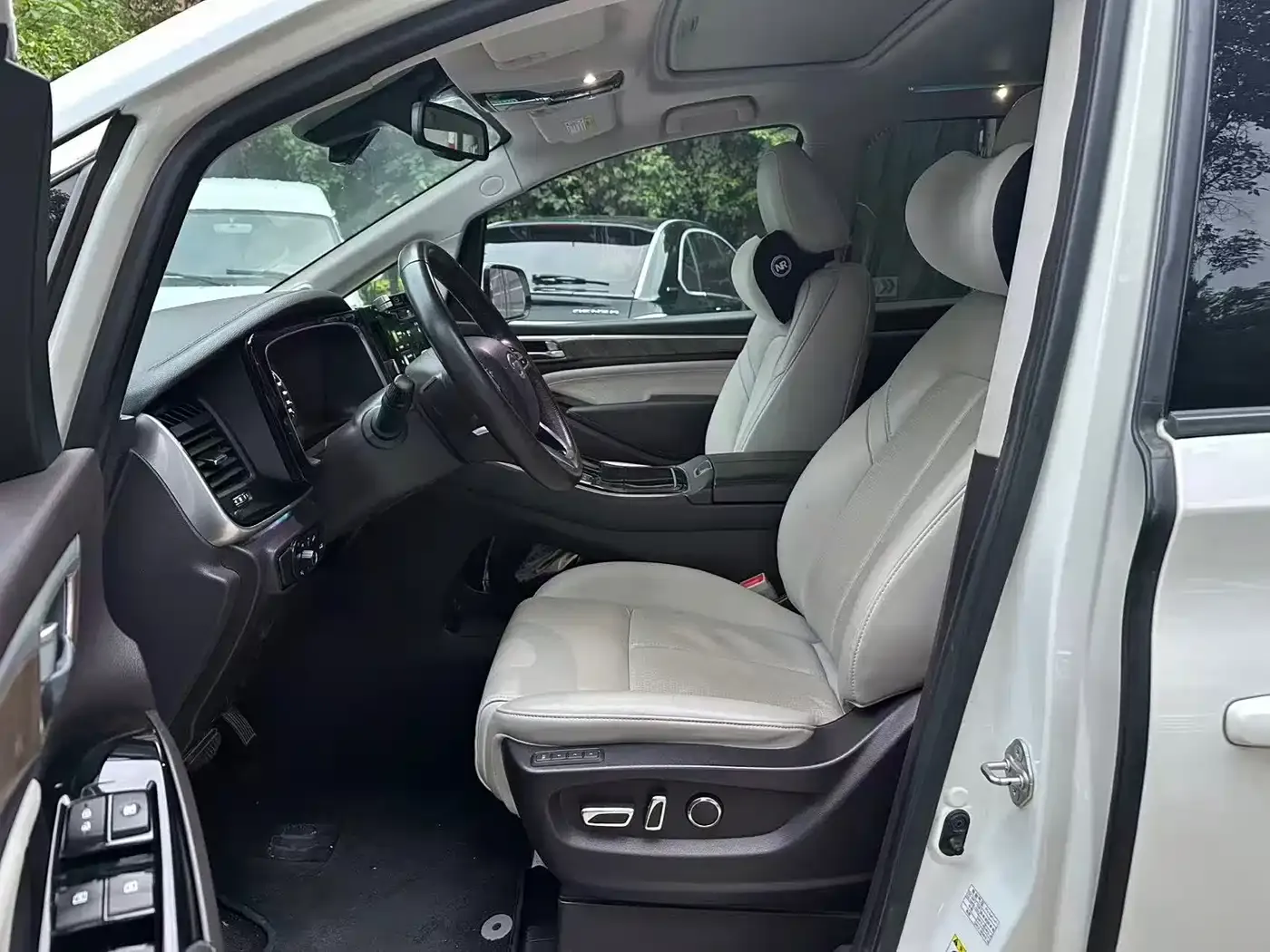 GAC Trumpchi M8 Master Series 390T Prestige Edition 2021 — фото 3