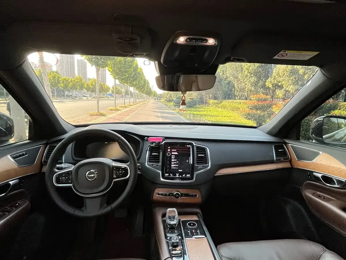 Volvo XC90 B5 Smart Drive Luxury 7-seater 2022 — фото 8