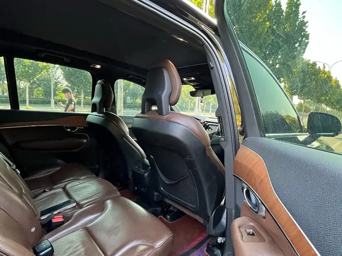 Volvo XC90 B5 Smart Drive Luxury 7-seater 2022 — фото 7