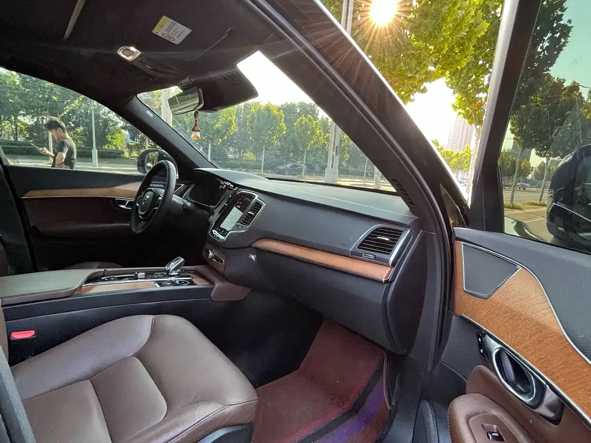 Volvo XC90 B5 Smart Drive Luxury 7-seater 2022 — фото 6