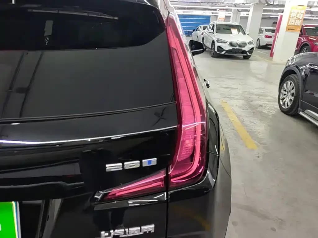 Cadillac XT4 28T FWD Style 2023 — фото 8