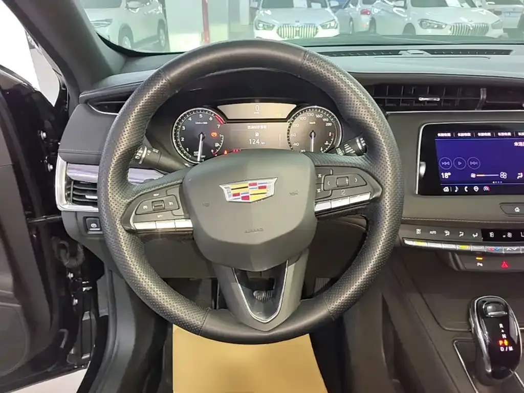 Cadillac XT4 28T FWD Style 2023 — фото 11