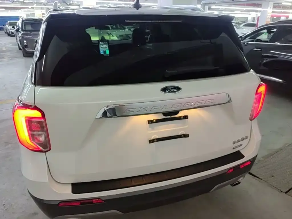Ford Explorer EcoBoost 285 AWD Trend Edition 7-Seater 2021 — фото 6