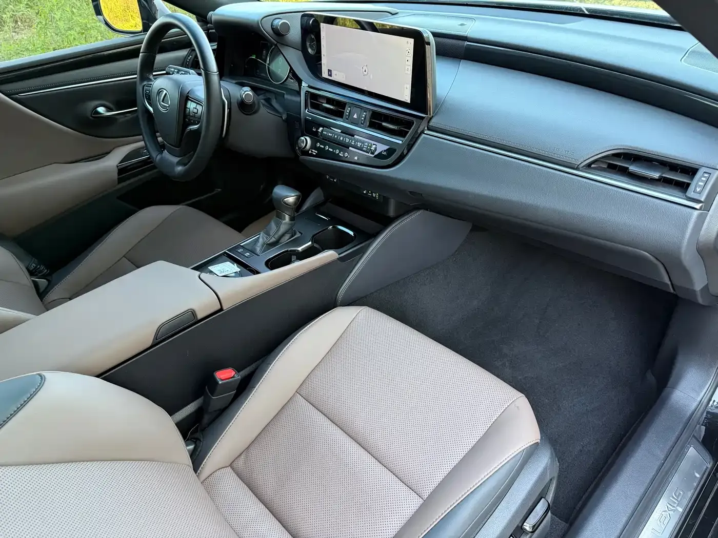 Lexus ES 300h Ultimate Edition 2024 — фото 4