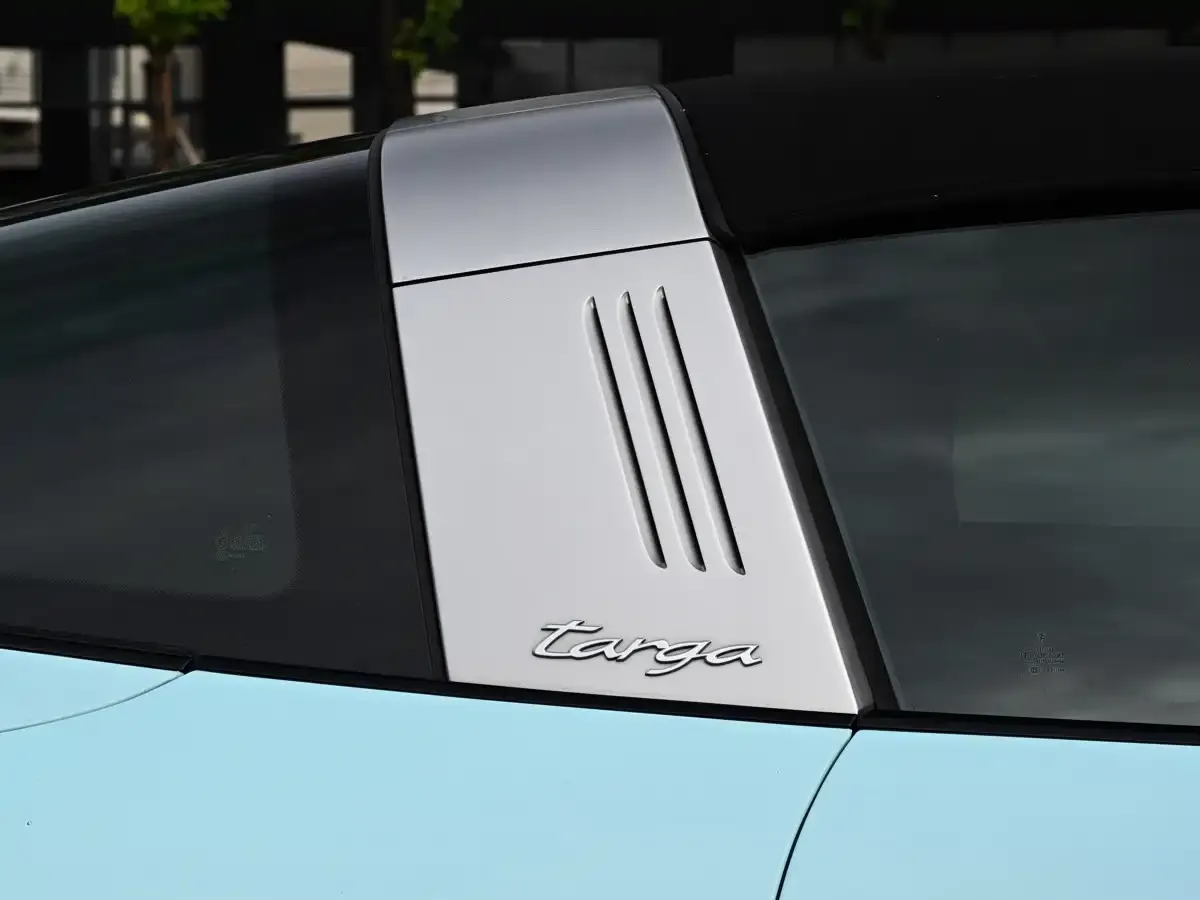Porsche 911 Carrera 4 3.0T 2023 — фото 11