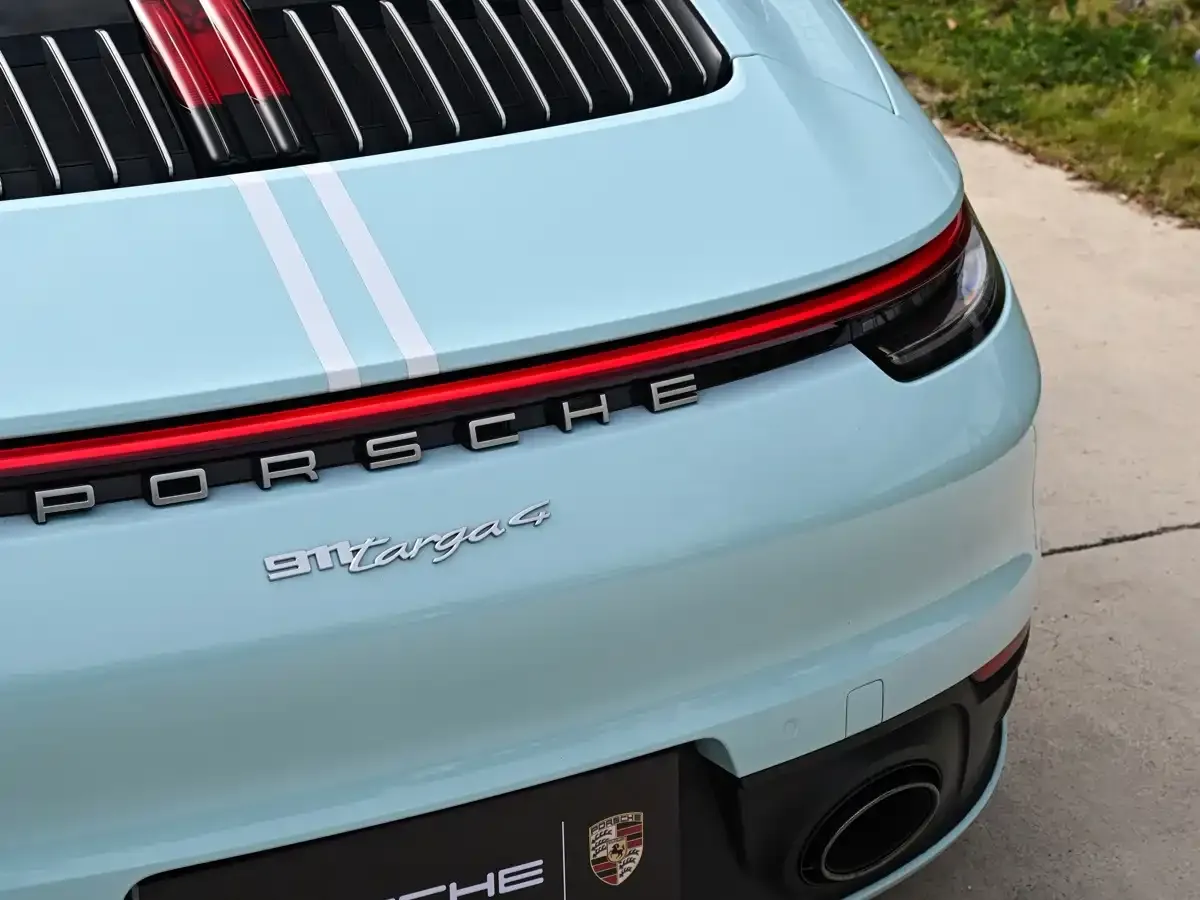 Porsche 911 Carrera 4 3.0T 2023 — фото 12