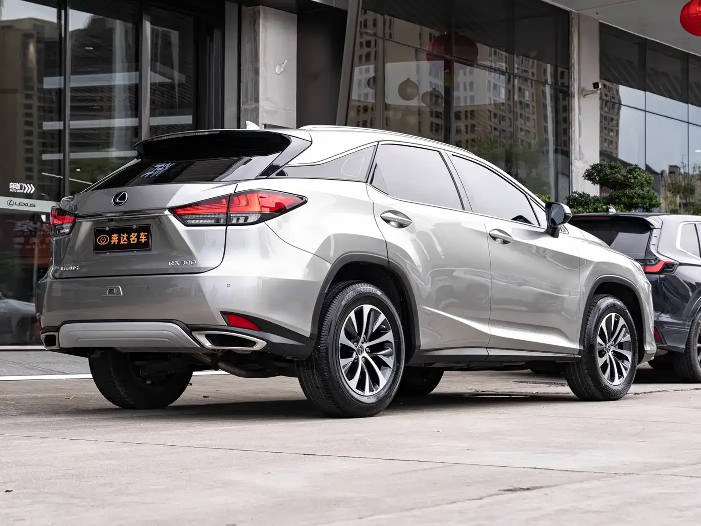 Lexus RX Facelift 300 2WD Elite Edition 2020 — фото 3