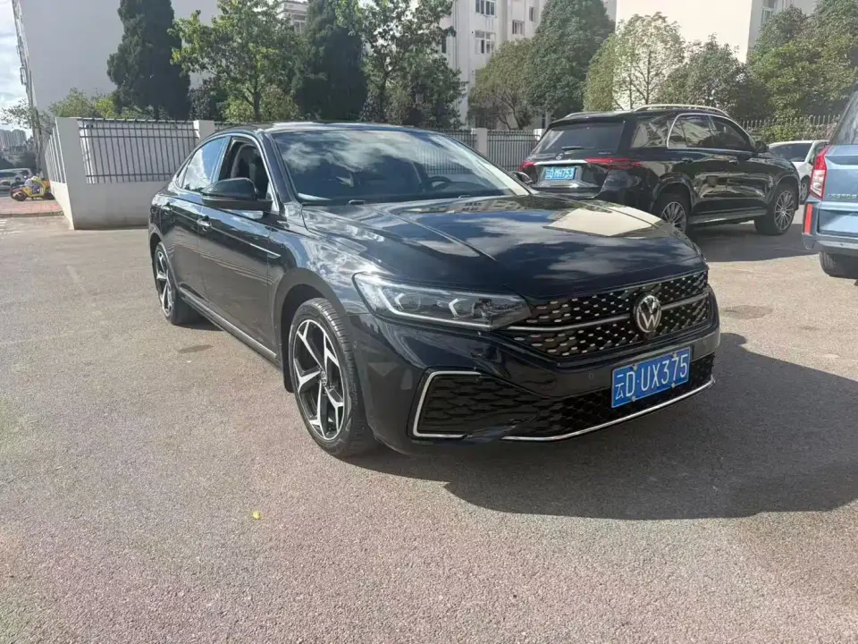 Volkswagen Passat 380TSI Starlight Dragon Glory Edition 2024
