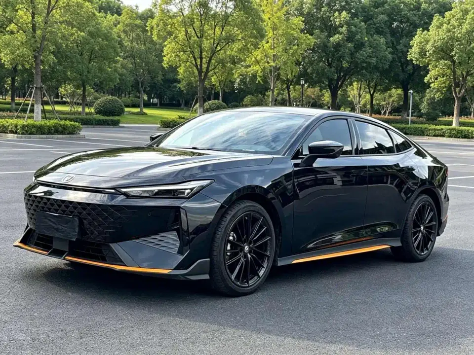 Changan UNI-V 1.5T Deluxe Sport 2024