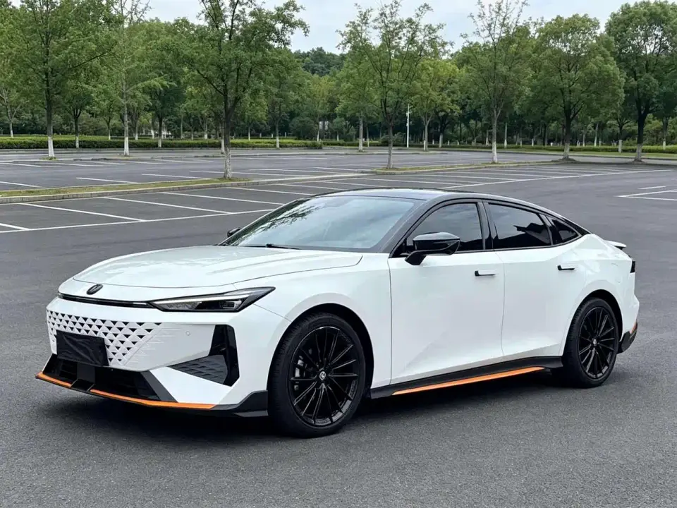 Changan UNI-V 1.5T Deluxe Sport 2024