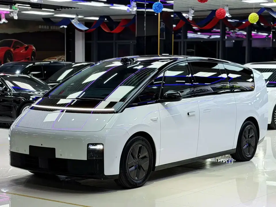Li Auto MEGA Ultra 2025
