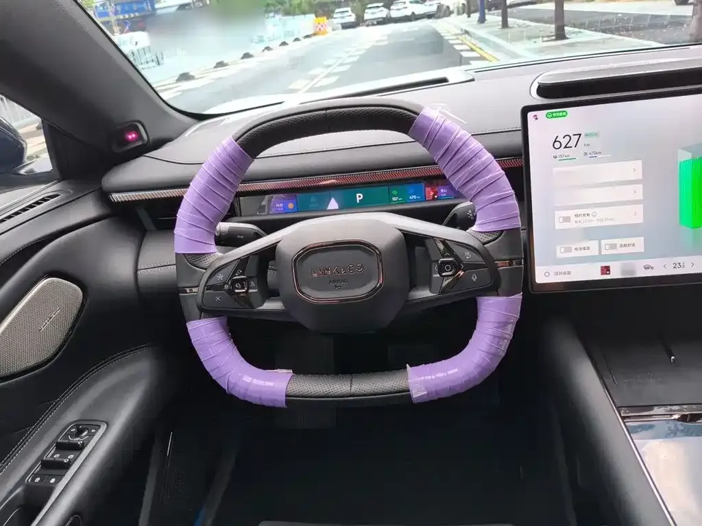 Lynk & Co 10 EM-P Facelift 240 AWD Ultra 2026 — фото 11