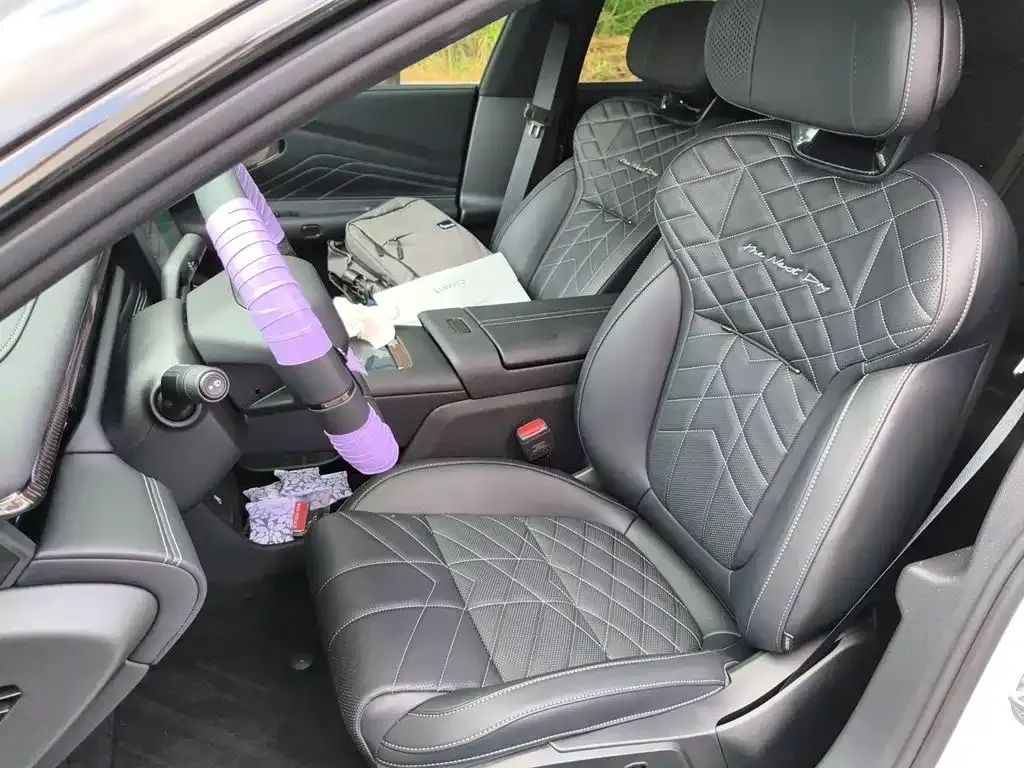 Lynk & Co 10 EM-P Facelift 240 AWD Ultra 2026 — фото 16
