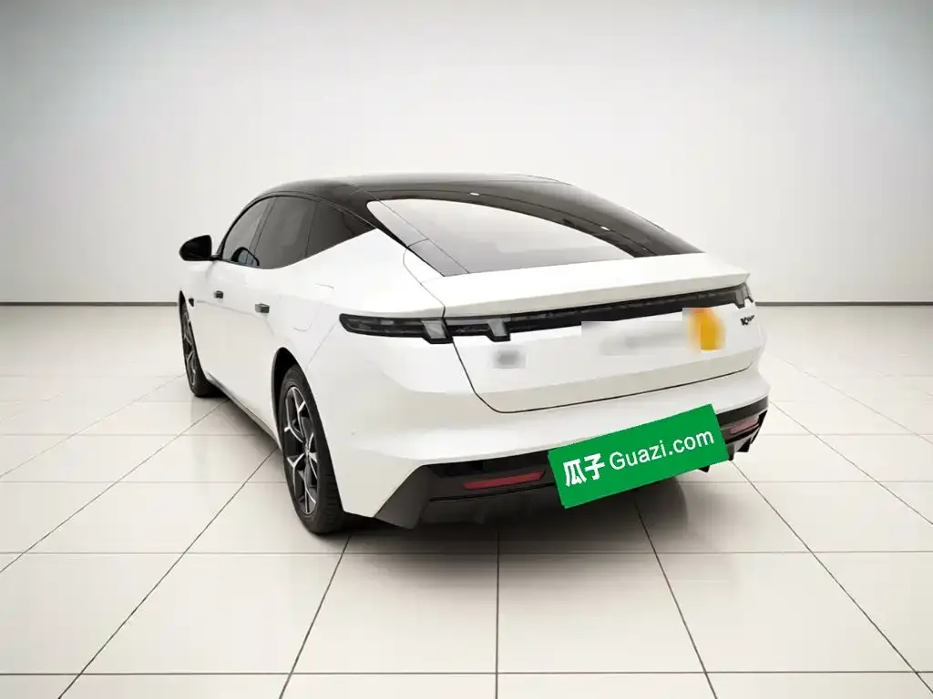 Lynk & Co 10 EM-P Facelift 240 AWD Ultra 2026 — фото 4